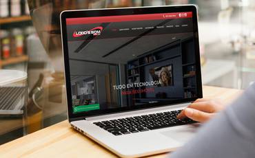 Criação e Desenvolvimento do site Lobo's Som